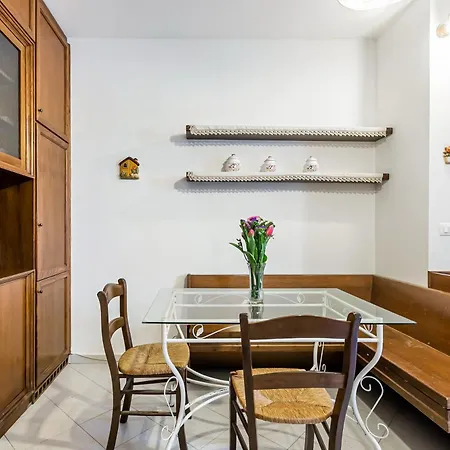 Palazzo Reale & Piazza Indipendenza Roomy Flat Apartamento Palermo