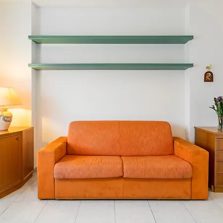 Palazzo Reale & Piazza Indipendenza Roomy Flat شقة *