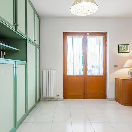 شقة Palazzo Reale & Piazza Indipendenza Roomy Flat باليرمو