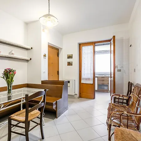 Palazzo Reale & Piazza Indipendenza Roomy Flat Appartamento